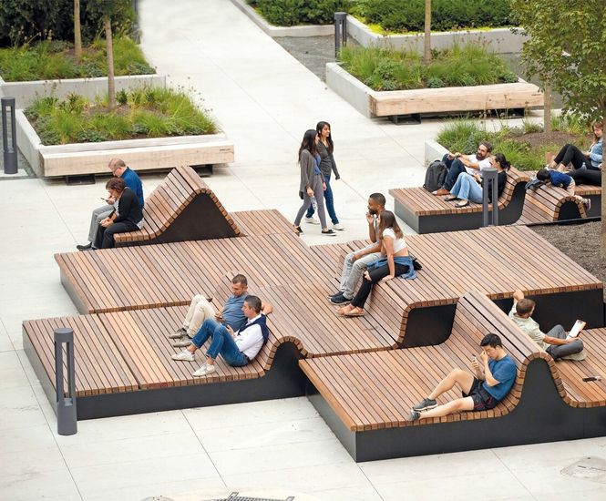 Street furniture - Chicago Riverwalk East