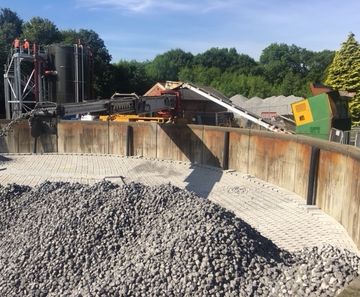 Installation of filter media for percolating beds