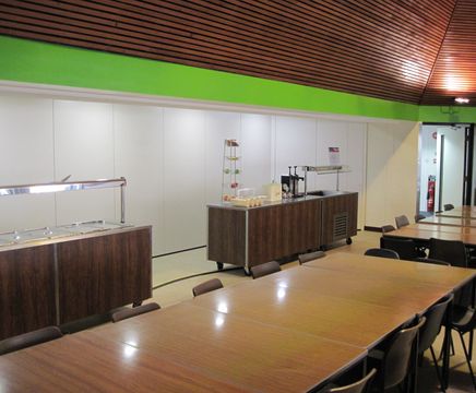 Flexible dining at historic boarding school