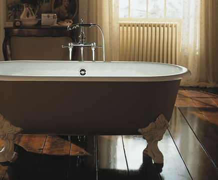 Cléo free-standing roll-top bath