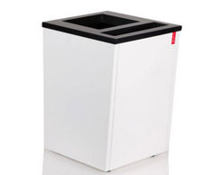Lune Artho recycling bin