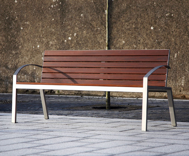 s59.2 - mild/stainless steel and hardwood external seat