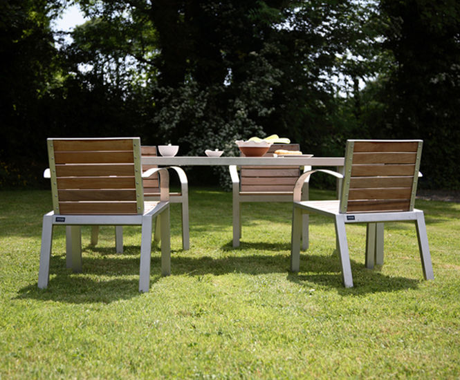s59.2 - mild/stainless steel and hardwood picnic set