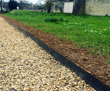 Metal edging for lawns, flower beds, paths and driveways