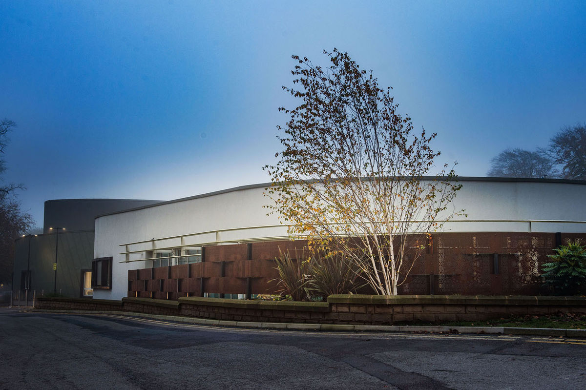 Images for Bespoke fencing creates serene retreat at cancer centre