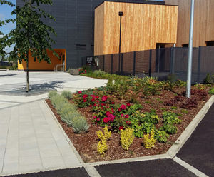 Specified louvre fencing creates feature for Skyliner