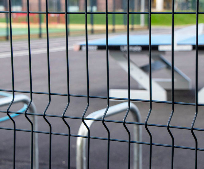 Fencing for new school on Greenwich Peninsula