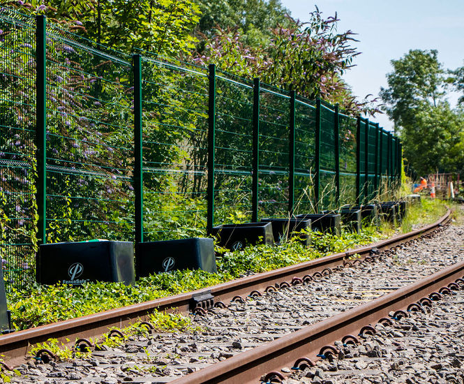 Temporary fencing for HS2 enabling works, Old Oak Common