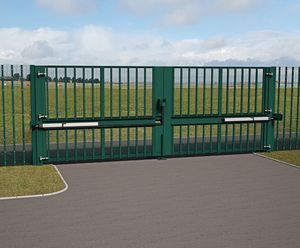 LockMaster S3 Auto™ swing gate - LPS 1175 security rated