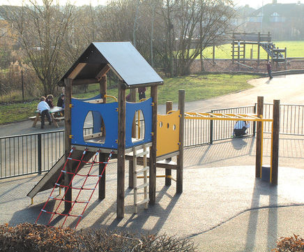 Muttley climbing play unit
