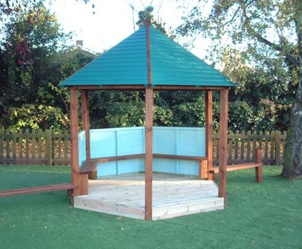 Highbury School timber shelter completed
