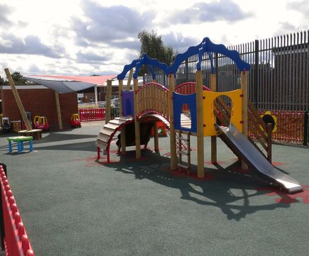 Flamstead End School Ant Hill and shade sail