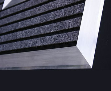 Colortread CT 001 fibre-bonded polypropylene matting