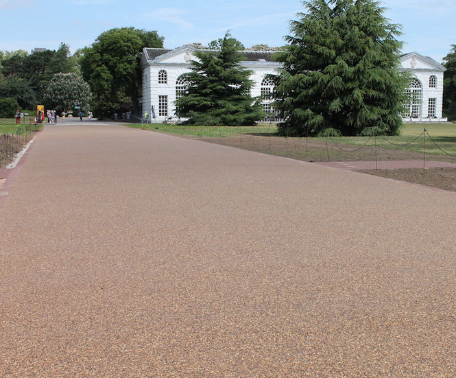 300m long resin-bound Broad Walk, Kew Gardens