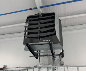 Air to air heat pump for low carbon warehouse heating