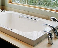 Imersa Japanese-style deep-soaking tub