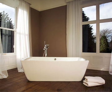 Talisien free-standing bath