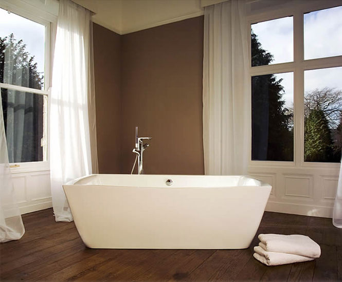 Talisien free-standing bath