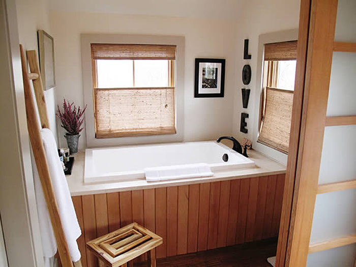 Deep 2024 soaking tub