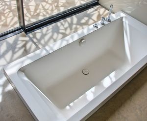 Cabuchon semi-sunken bath for award-winning home