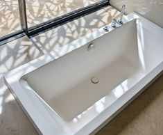 Cabuchon semi-sunken bath for award-winning home