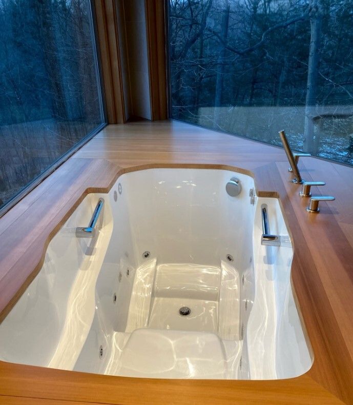 Takara Deep Soaking Tub Easy Access Design And Form Esi Interior Design 