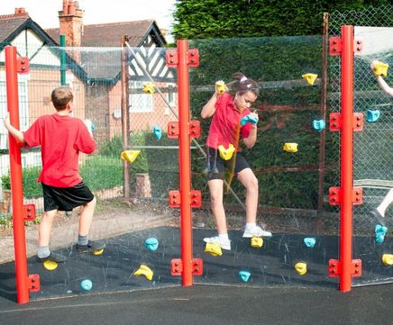 Clear Traverse climbing wall for playgrounds