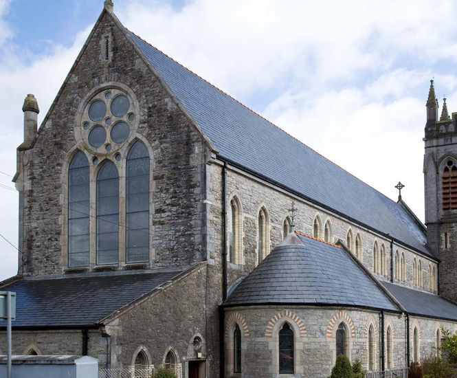 CUPA 98 dark grey slate roof tiles with riven surface