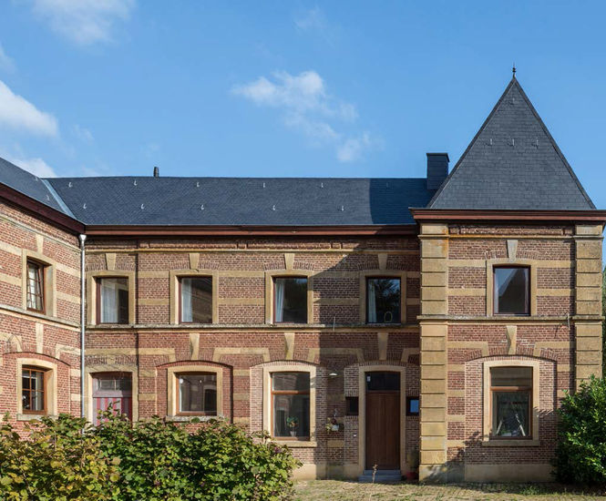 CUPA 25 blue-black slate roof tiles with smooth surface