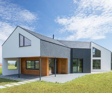 Natural slate for self-sufficient housing in Spain