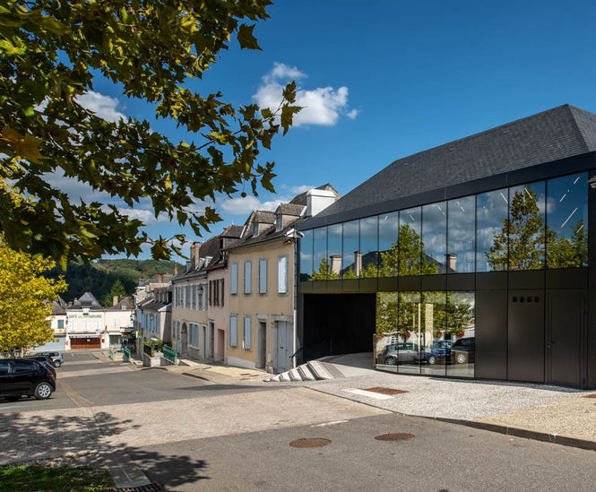 Natural roofing slate for Monein Media Library in France