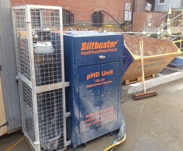 Compact pHD concrete wash water treatment unit