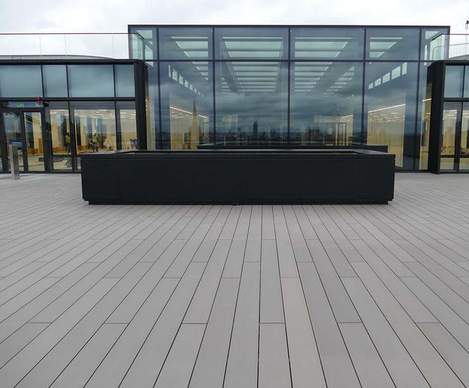 DPH pedestal system for offices' large format terrace