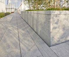 Pedestal solution for paving at 1 London Bridge Place