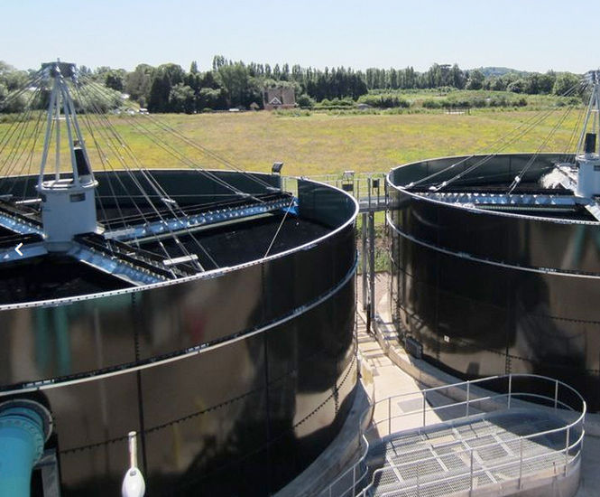 Plastic trickling filters cut NH3 levels in STW