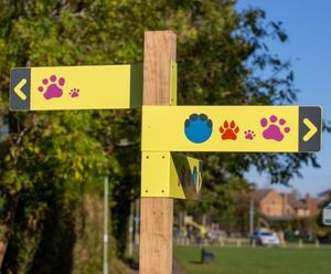 Wayfinding for zoo-themed walking trails – Kidlington
