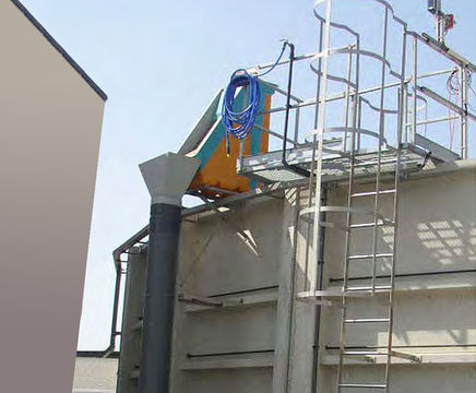 Static channel screens and sieves for solids and liquid separation