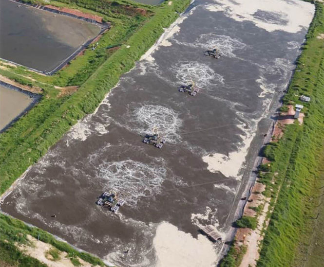 Anti-fouling aspirators for wastewater treatment