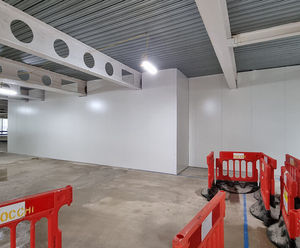 Temporary fire-resistant hoarding for construction site