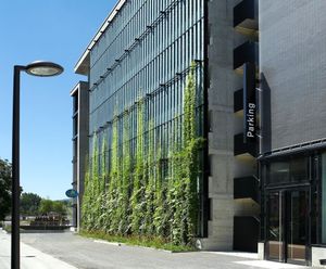 Webnet green wall for shopping and leisure complex