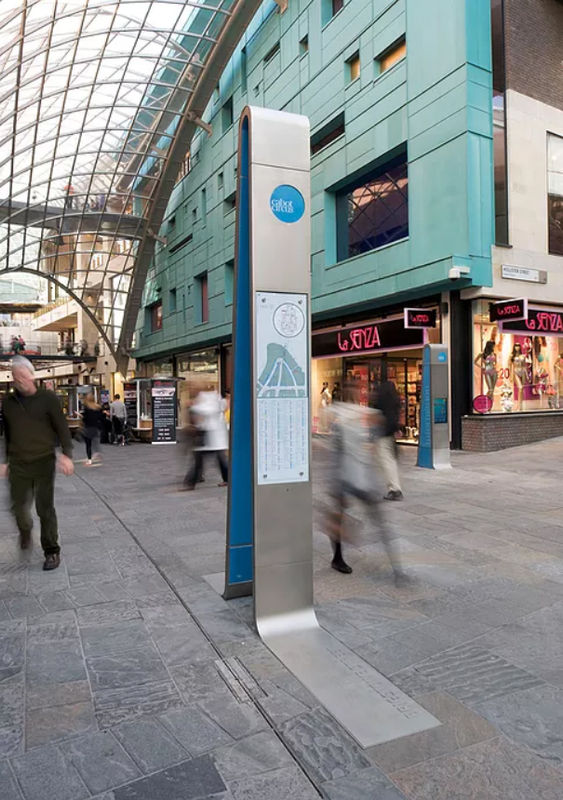 Bespoke wayfinding signage for shopping centre | Images