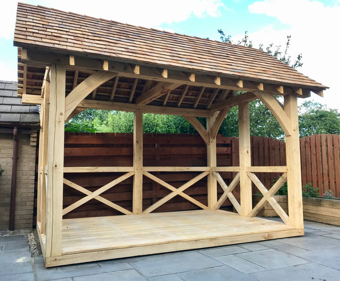 Bespoke oak summerhouse for private garden