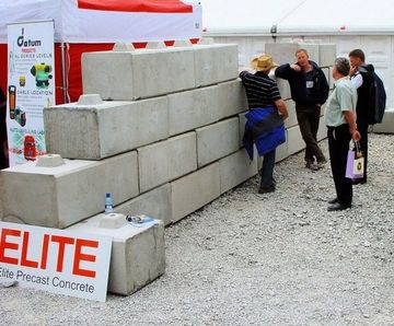 Kentledge interlocking concrete building blocks