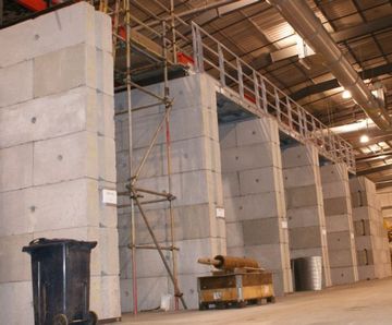 Vee™ interlocking concrete blocks