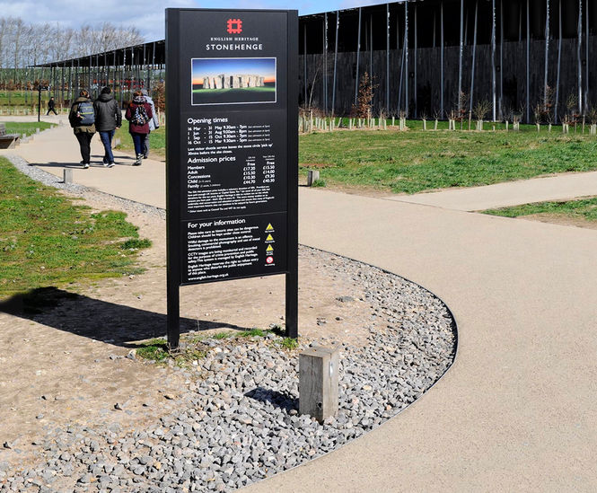 Robust aluminium landscape edging for Stonehenge