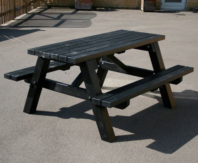 Pewsham Recycled Plastic Picnic Table and Bench - PPT401