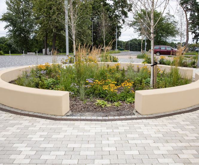 Bespoke concrete planter seating for Harrow Lodge Leisure Centre