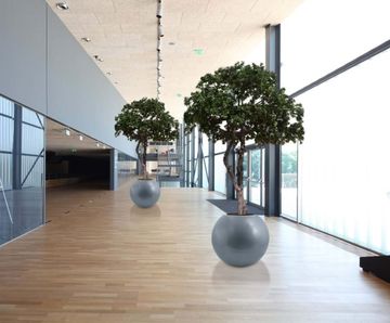 Luna Full - ultra lightweight sculptural spheres