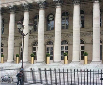 Pillar Geo Design - lightweight fibreglass column planters