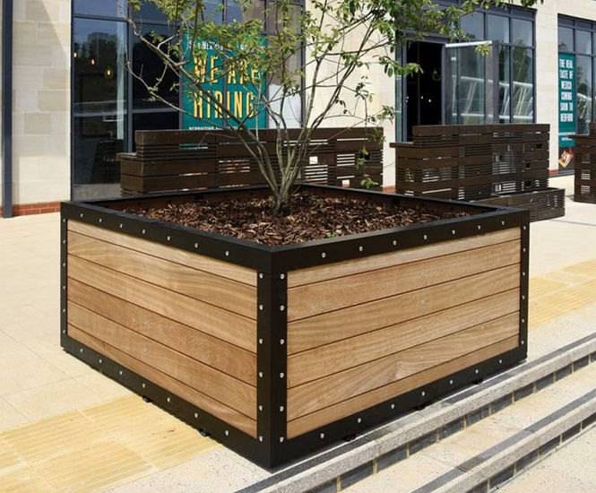 Bedlington – large steel-framed timber planter